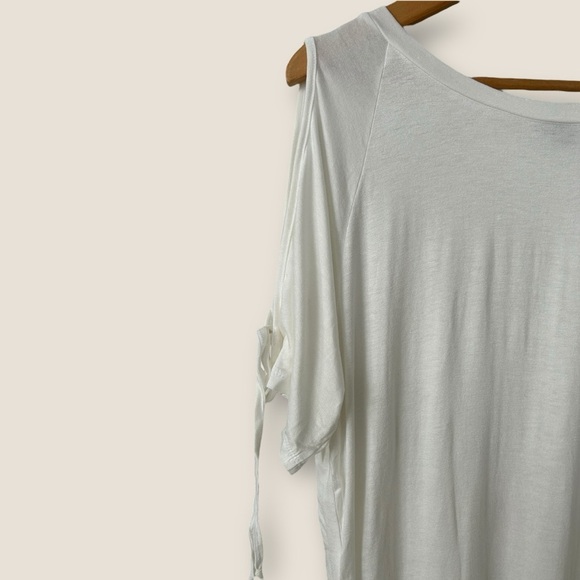 Magazine White Cold Shoulder Top - Picture 3 of 9